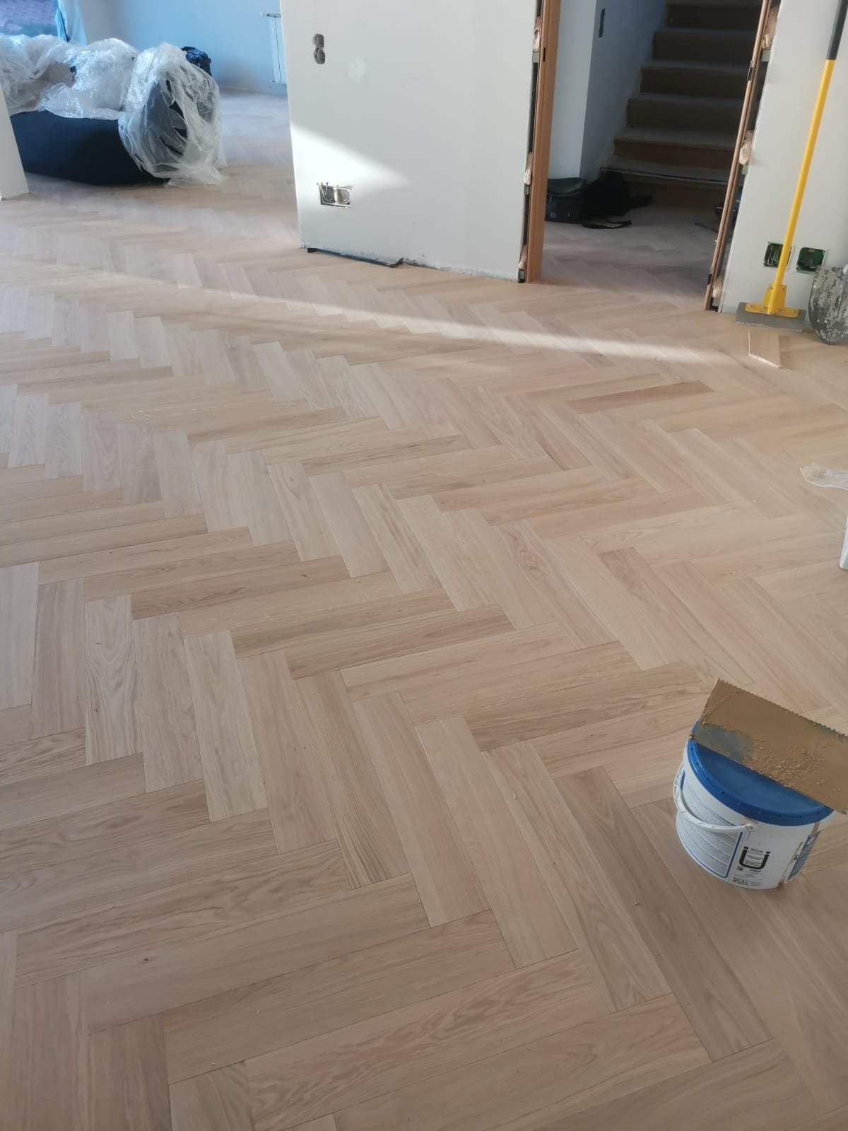 Parquet Herringbone Carvalho Claro multicamada premium, acabamento óleo natural
