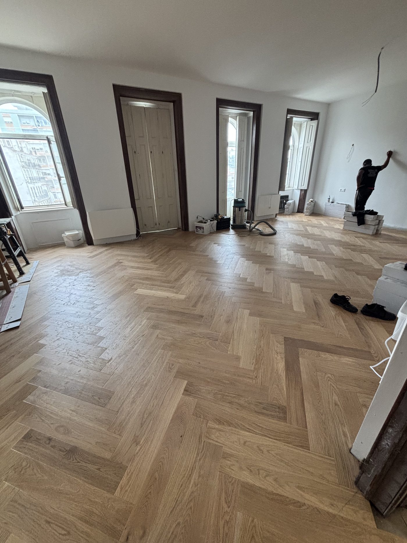 Apartamento haussmannien avec parquet fini