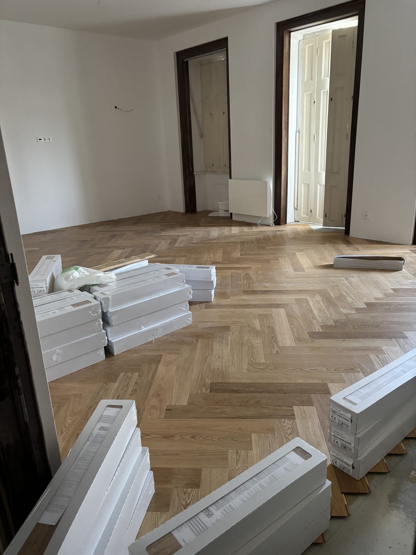 Restauro de soalho centenário num apartamento pombalino do Chiado, Lisboa